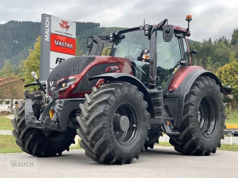 Tractor Valtra T 235