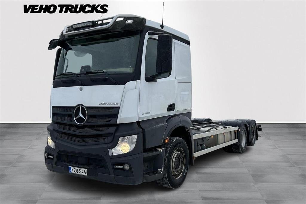Truck Mercedes Benz 2551L-6X2/45