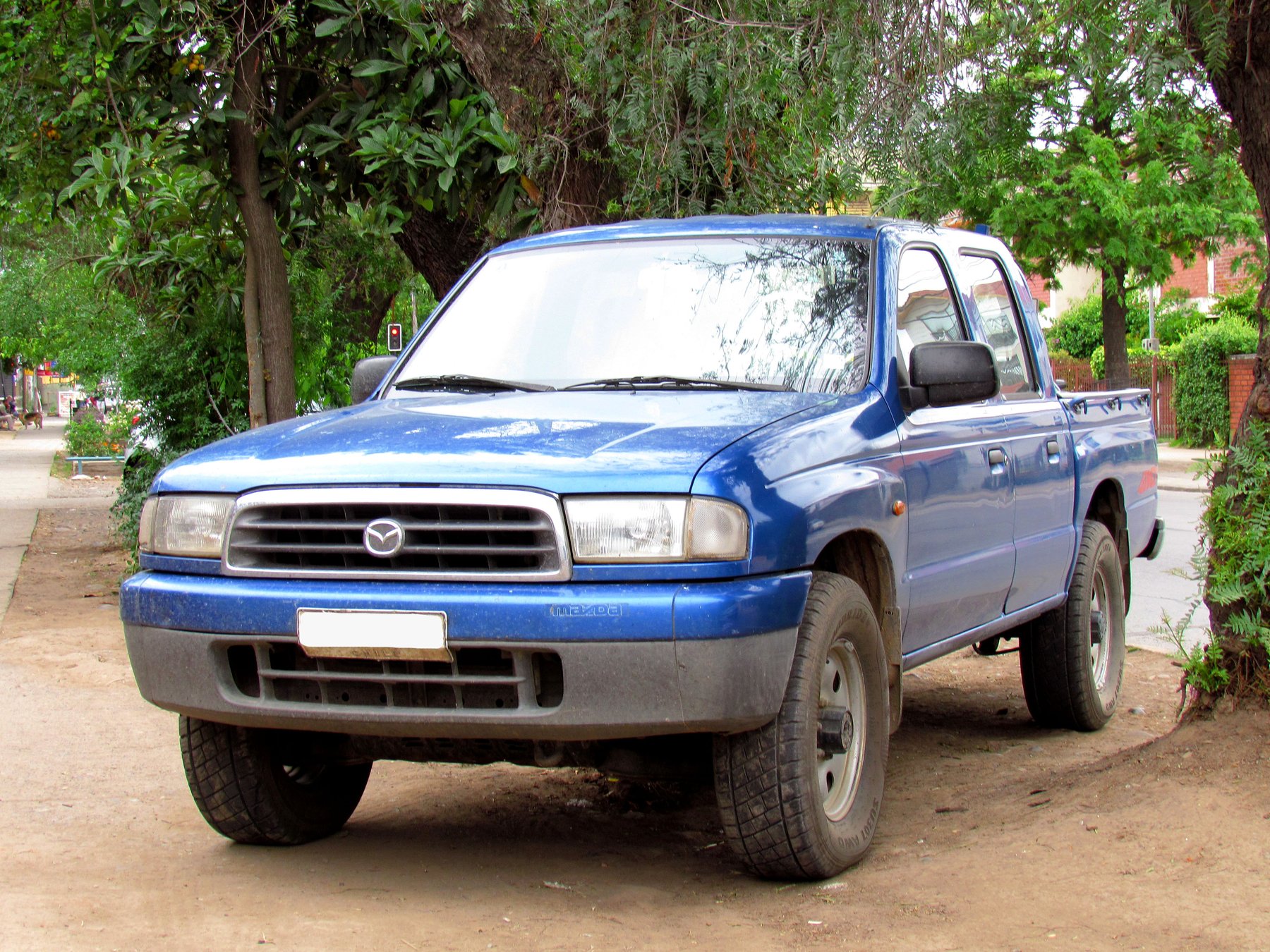 Van Mazda B2500 4X4/300