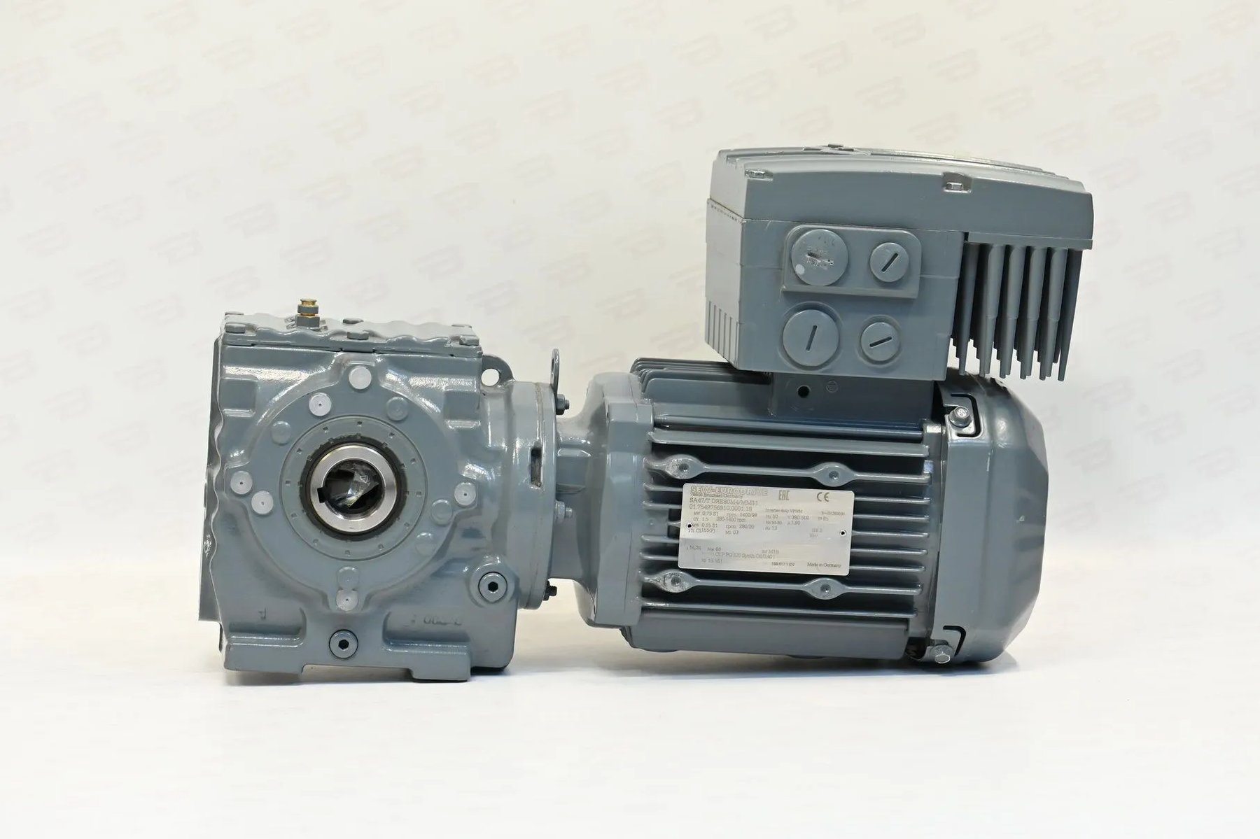 Electric motor SEW-EURODRIVE DRE80M4