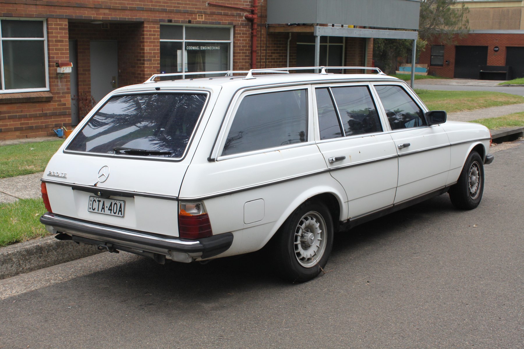 Van Mercedes Benz 230