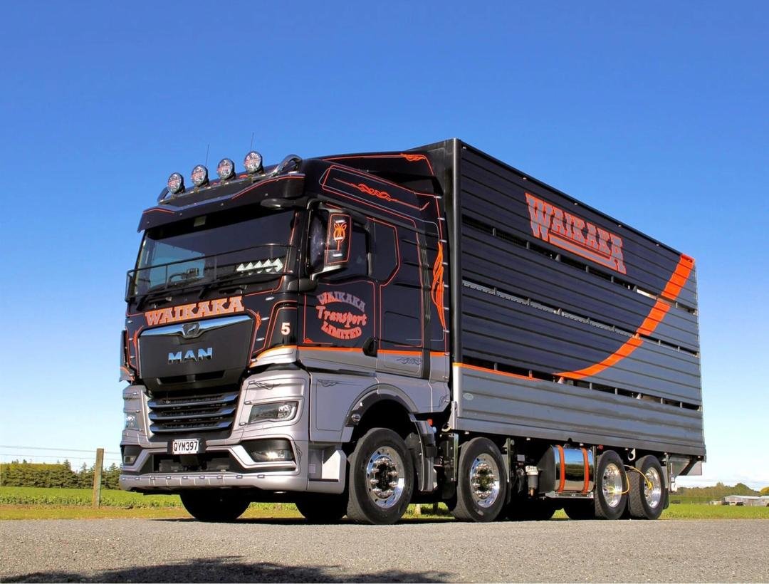 Lastwagen Daimlerchrysler 615 D