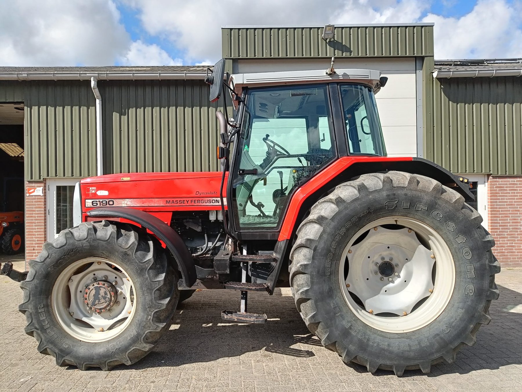 Tractor Massey Ferguson 6190