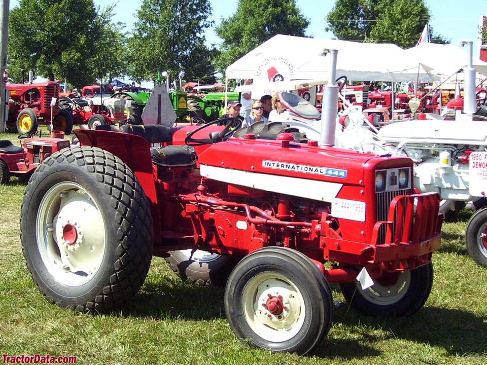 Tractor International Harvester BM