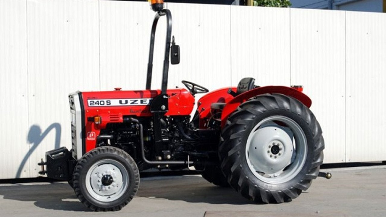 Traktor Uzel 290