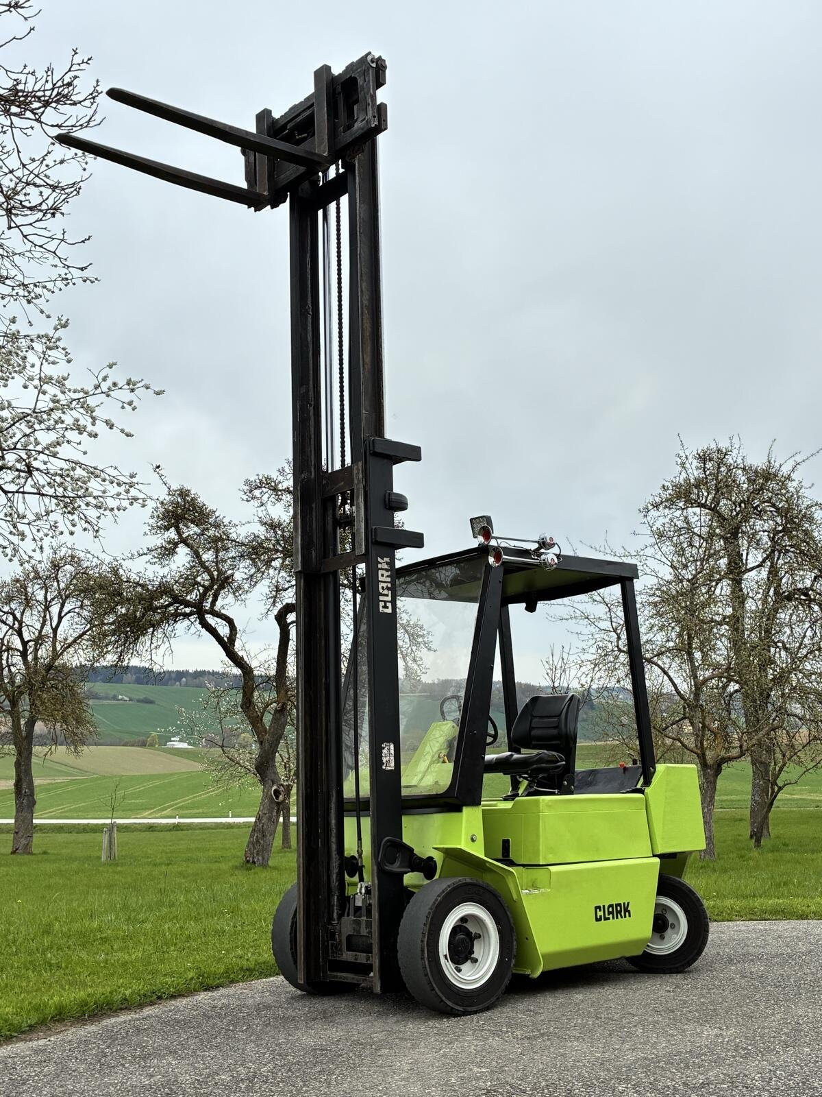 Forklift Clark Michigan CMP30 Diesel