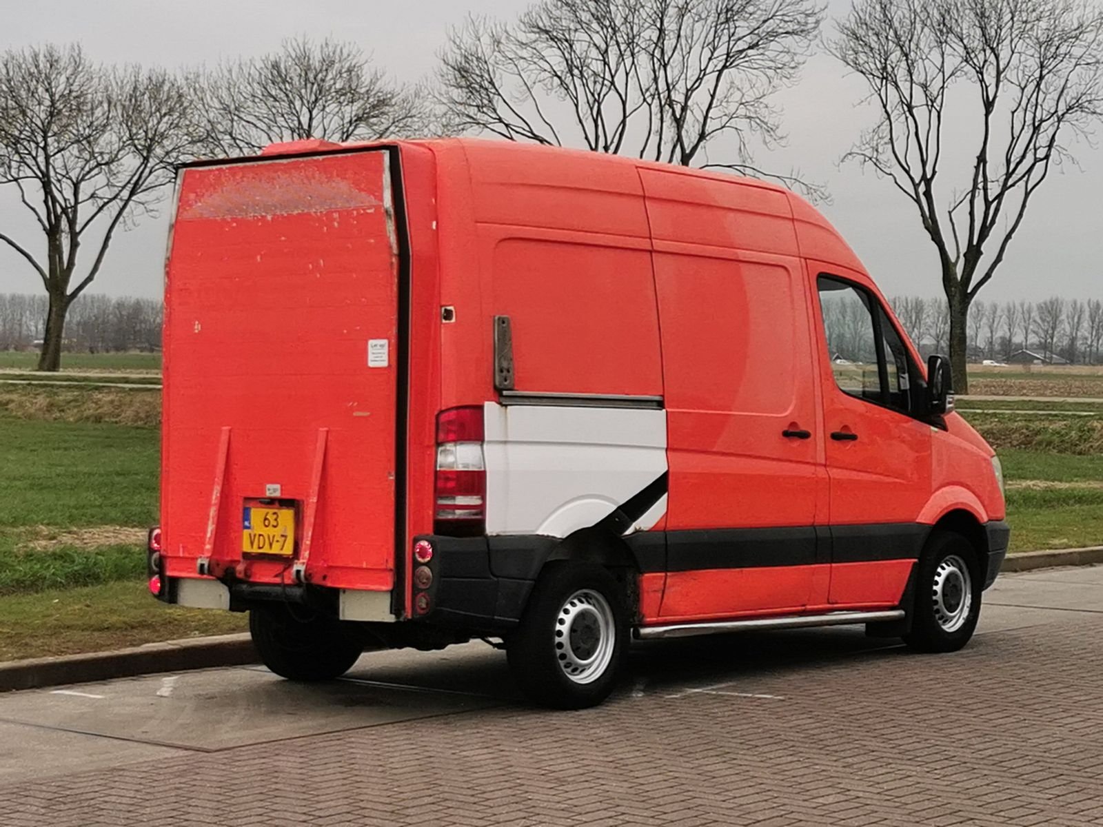 Van Mercedes Benz 906 OK35
