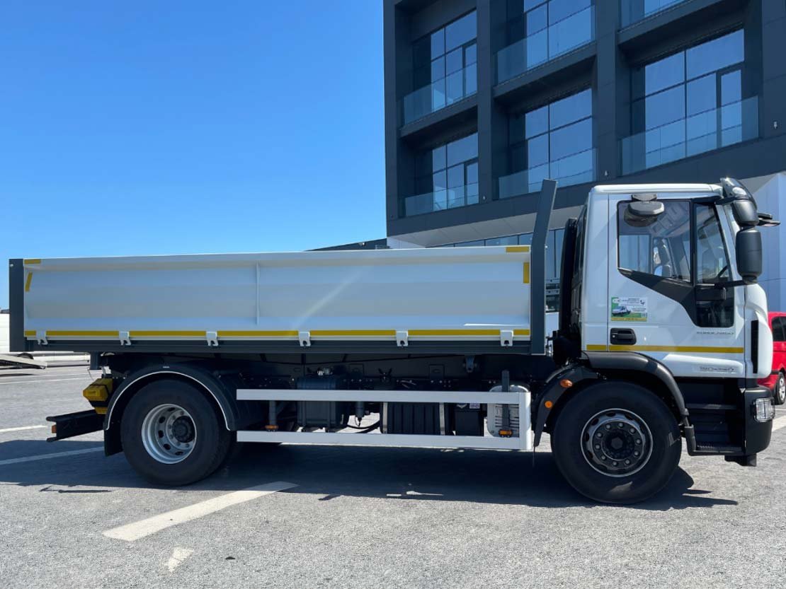 Truck Iveco EUROCARGO 180E25S S-A