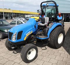 New Holland Boomer 3040