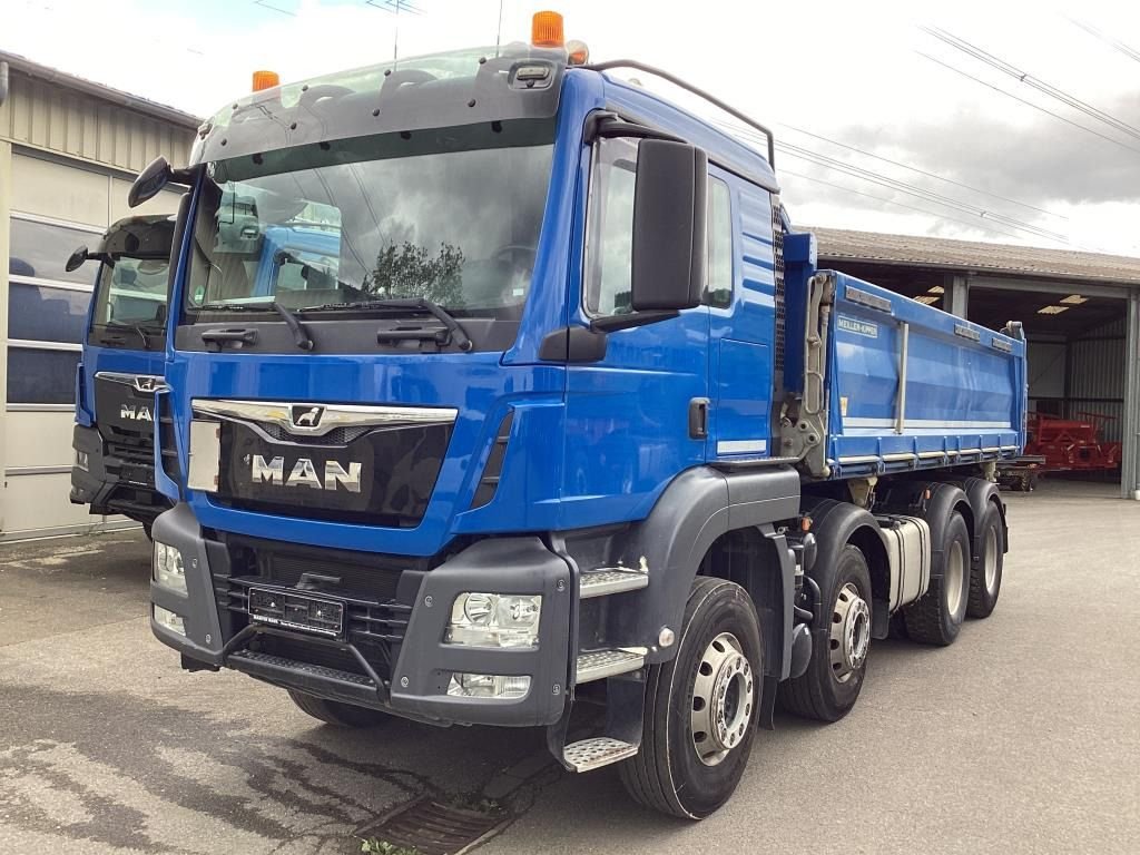 Truck MAN TGS 37.470 8X4-4 BL