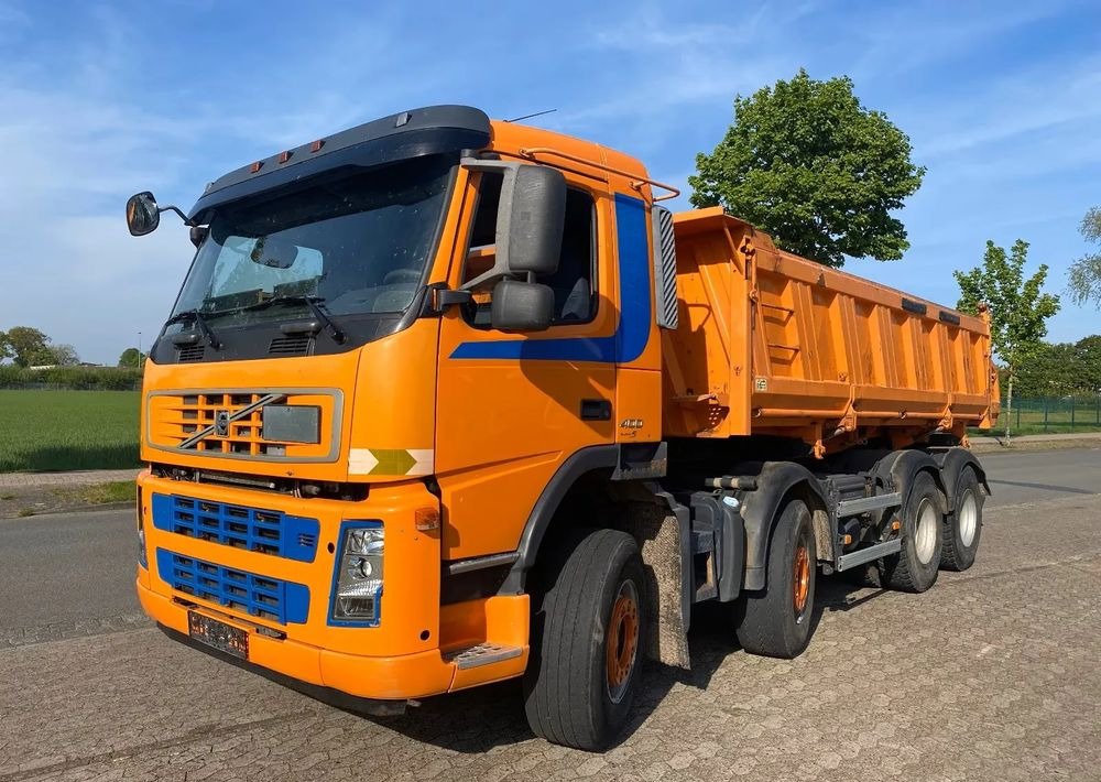 Truck Volvo FM 400 8X4