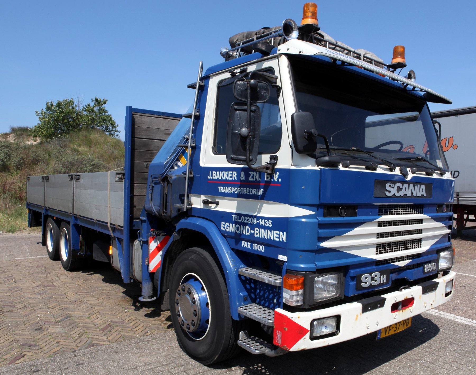 Truck Scania 93HL-6X2L/3800+1320