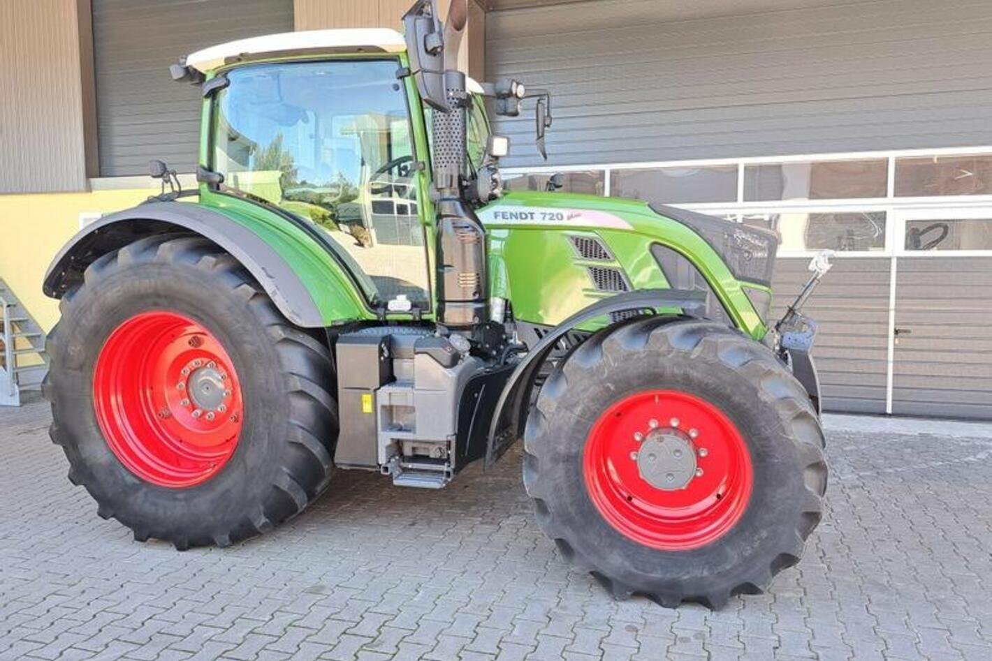 Grünland & Futter Fendt 7200 V SC25