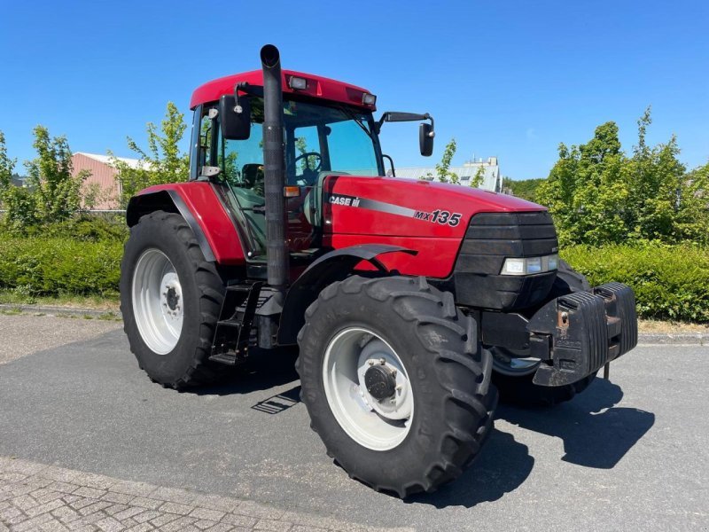 Tractor Case IH MX 135 MAXXUM