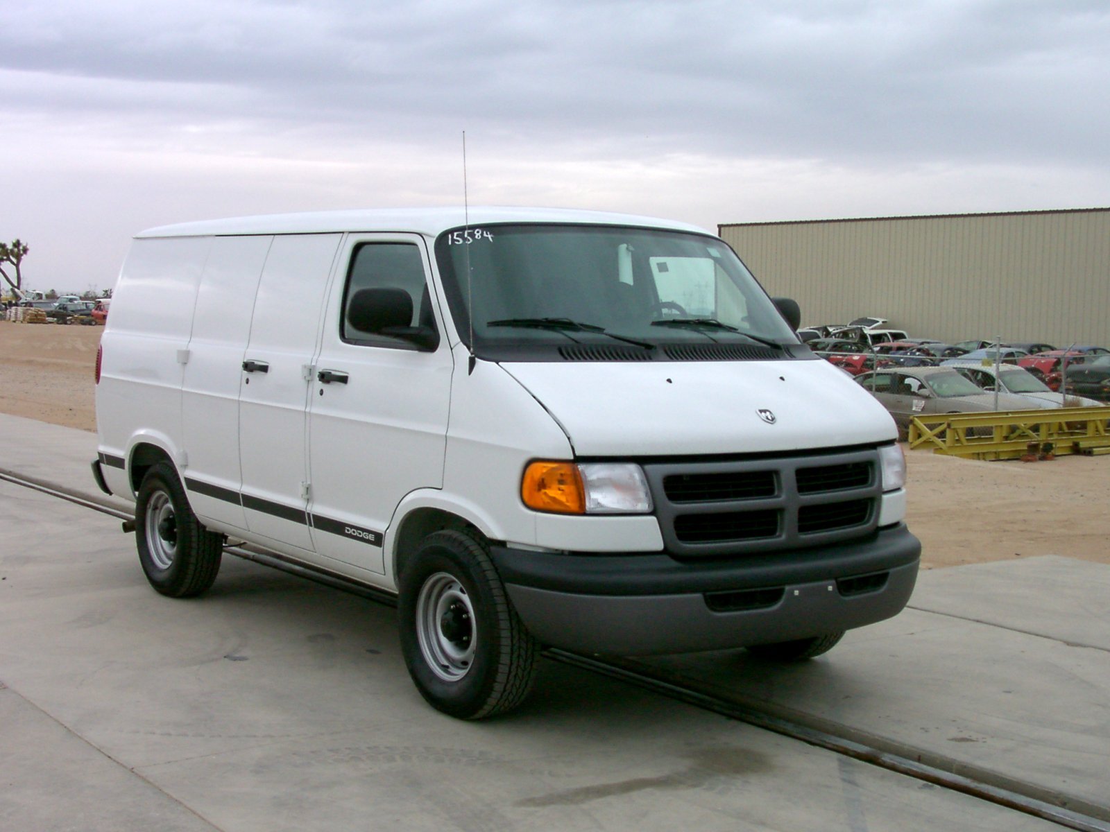 Van Dodge HC16/ RAM 1500