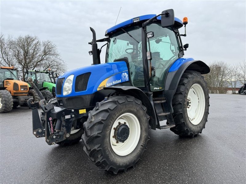 Tractor New Holland T6020 PLus 2WD