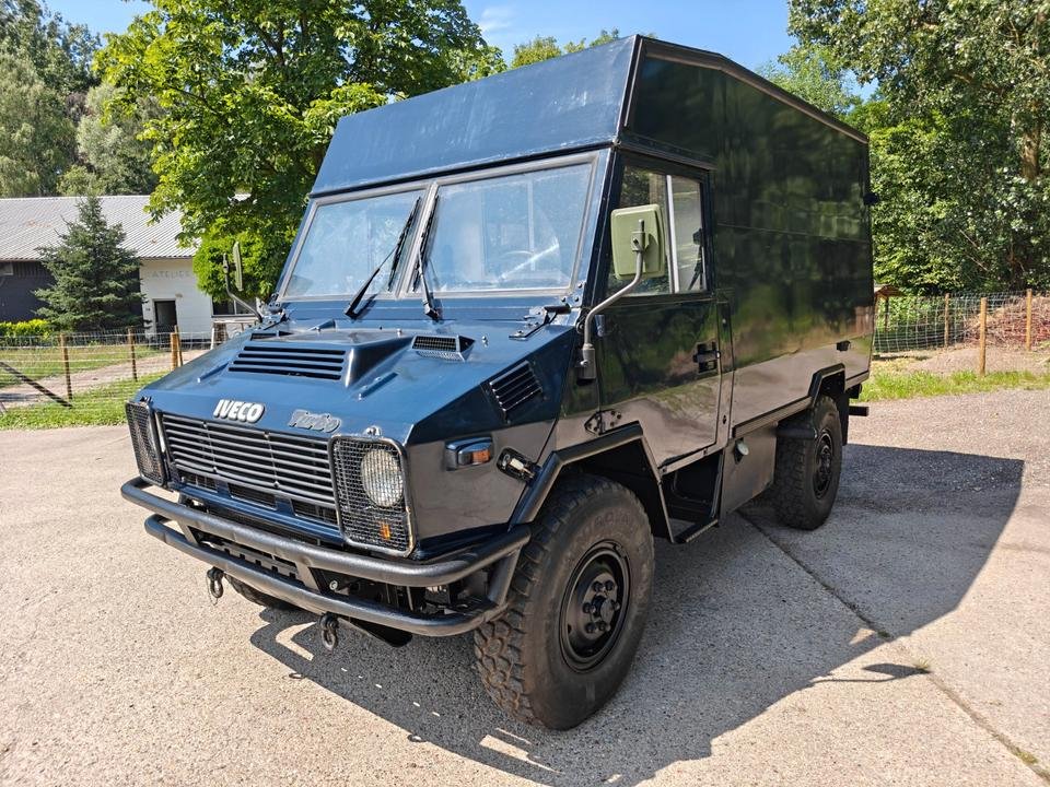 Truck Iveco 40-10 WD