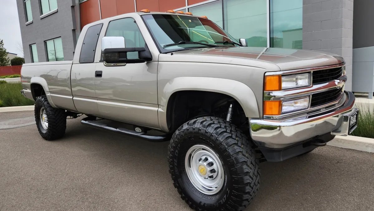 Truck Chevrolet K2500 Cheyenne