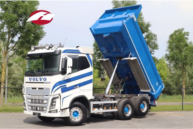 Truck Volvo FM 420 8X2 Tridem