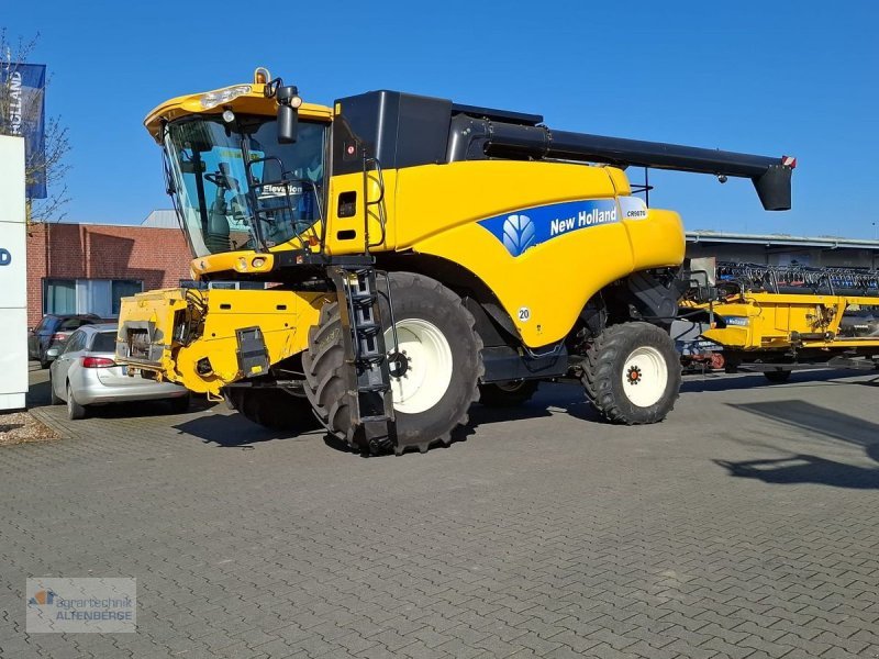 New Holland CR 9070 Elevation