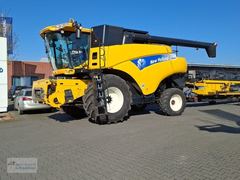 New Holland CR 9070 Elevation