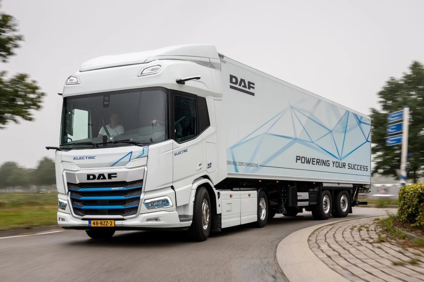 Lastwagen DAF TG85XC