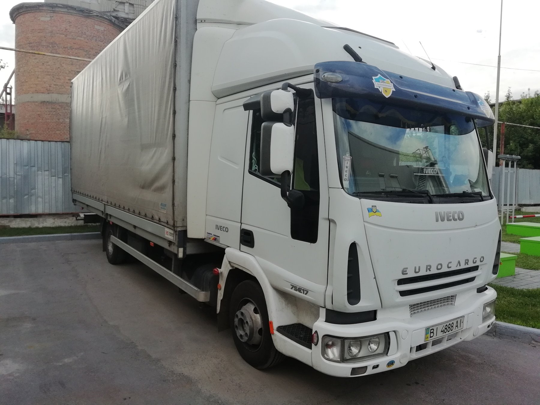 Lastwagen Iveco 75E17/419