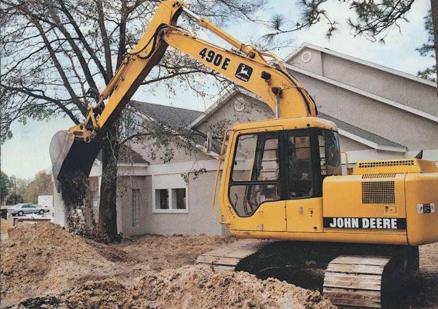 John Deere 490E