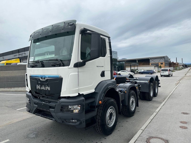 Truck MAN 43.440 8X4 WS BH