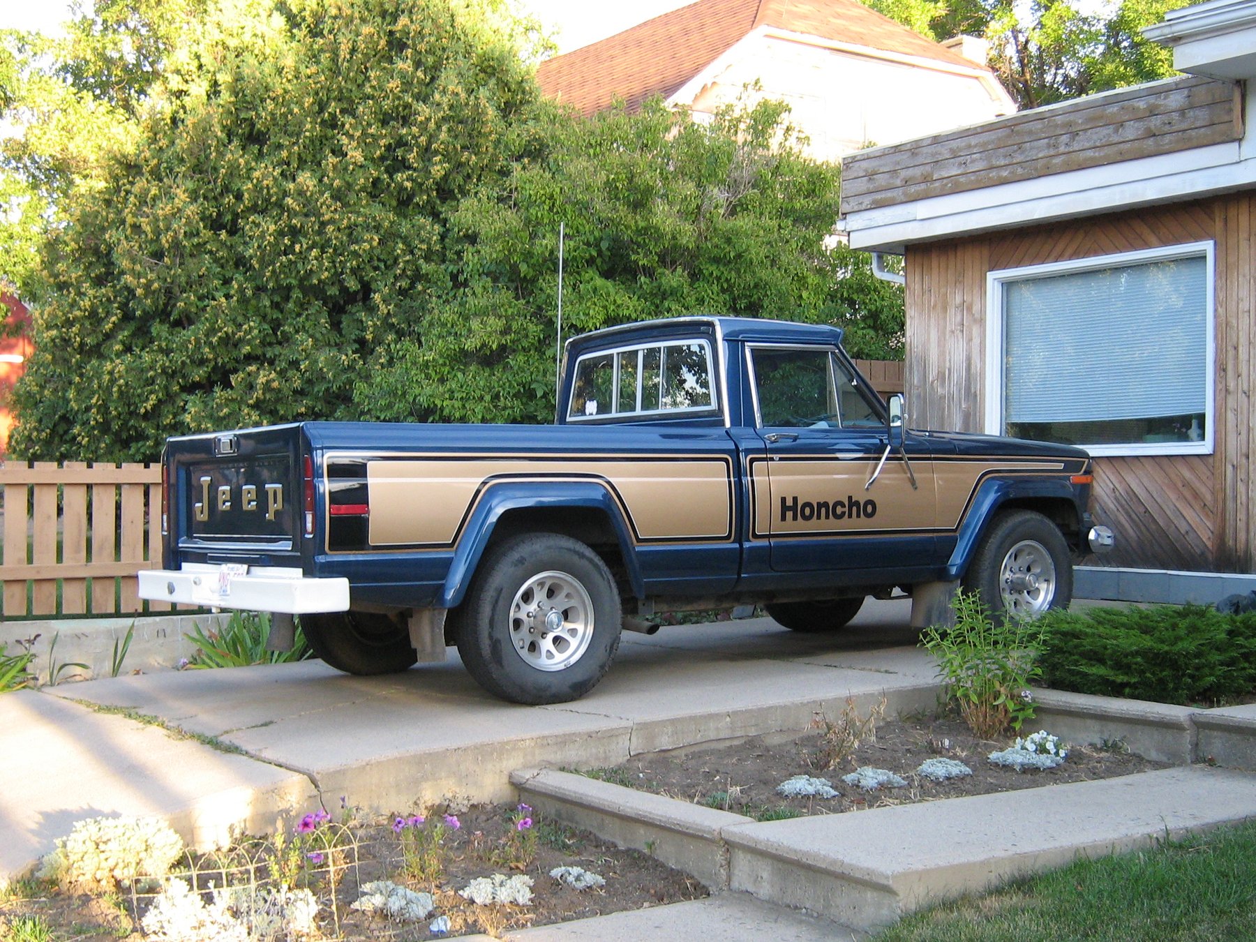 Van Jeep Honcho