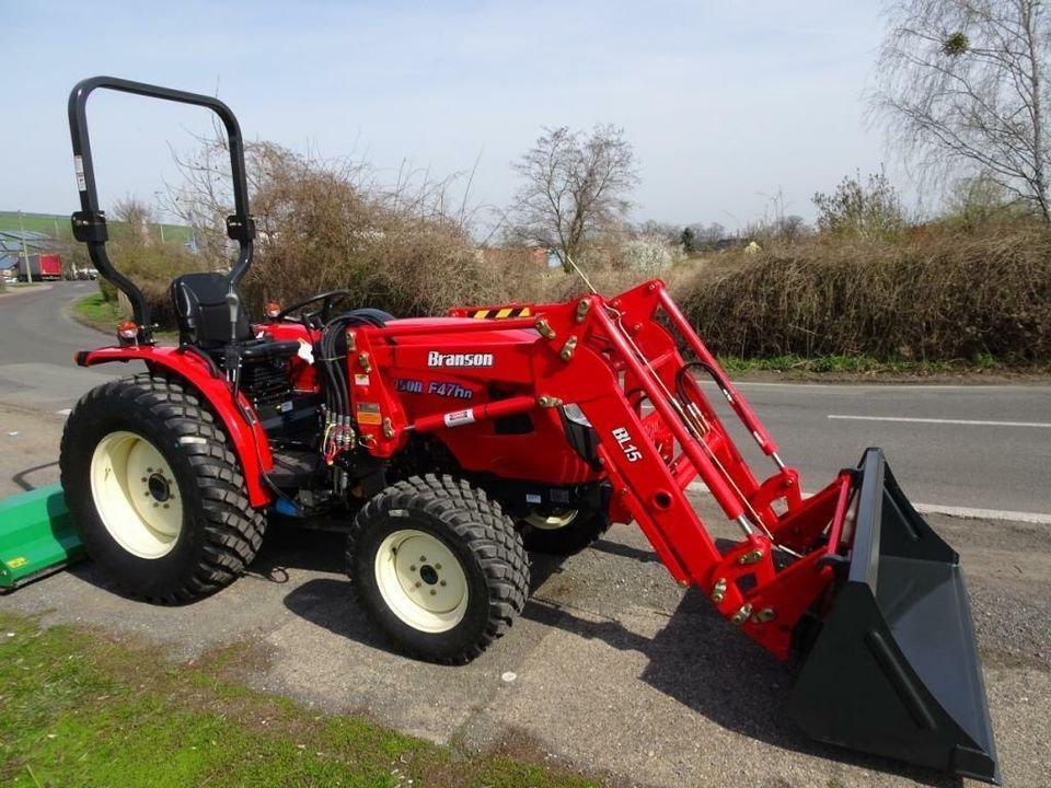 Tractor Branson F47hn