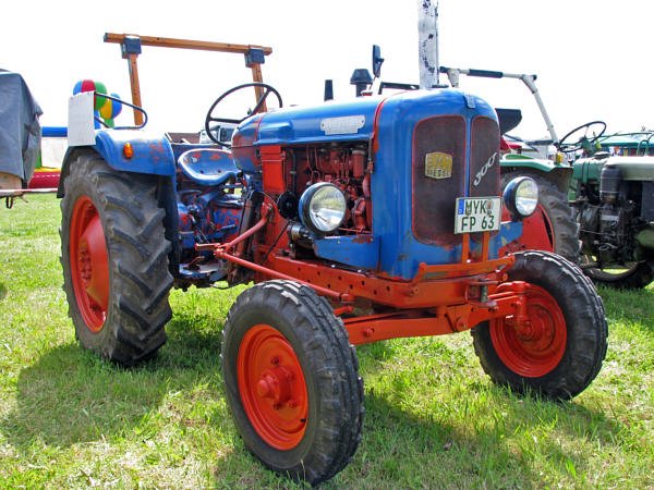 Tractor Bautz Universal 4