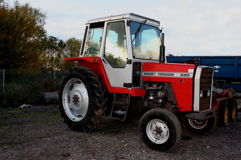 Tractor Massey Ferguson MF 690