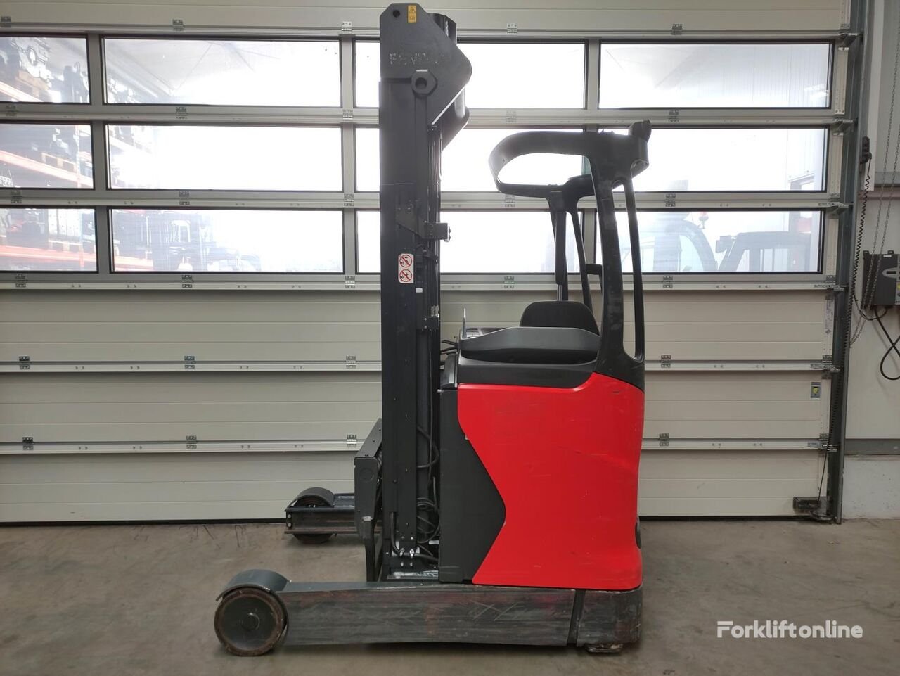 Schubmaststapler Linde R-16-HD-01 (1120)