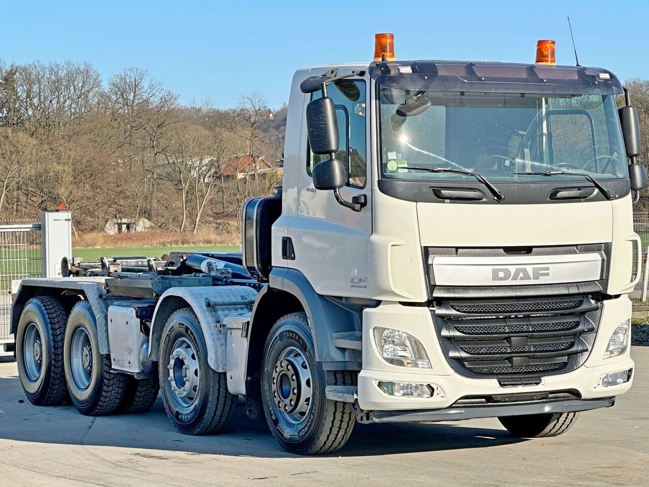 Truck DAF 8X4 39 TON