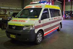 Volkswagen 4D AMBULANCE PROFILE-TR-AA-03-2.5TDI-7DZ-KOMBI/332