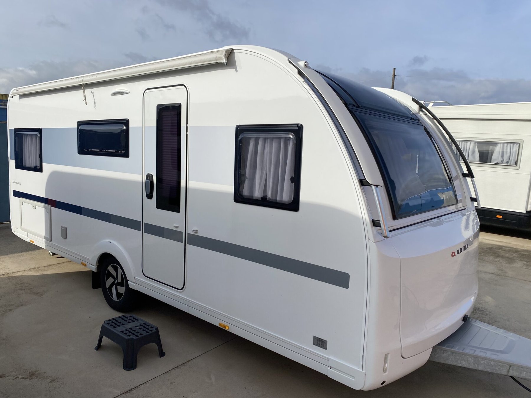 Przyczepy samochodowe do 3,5 t Adria Adora 542 UI