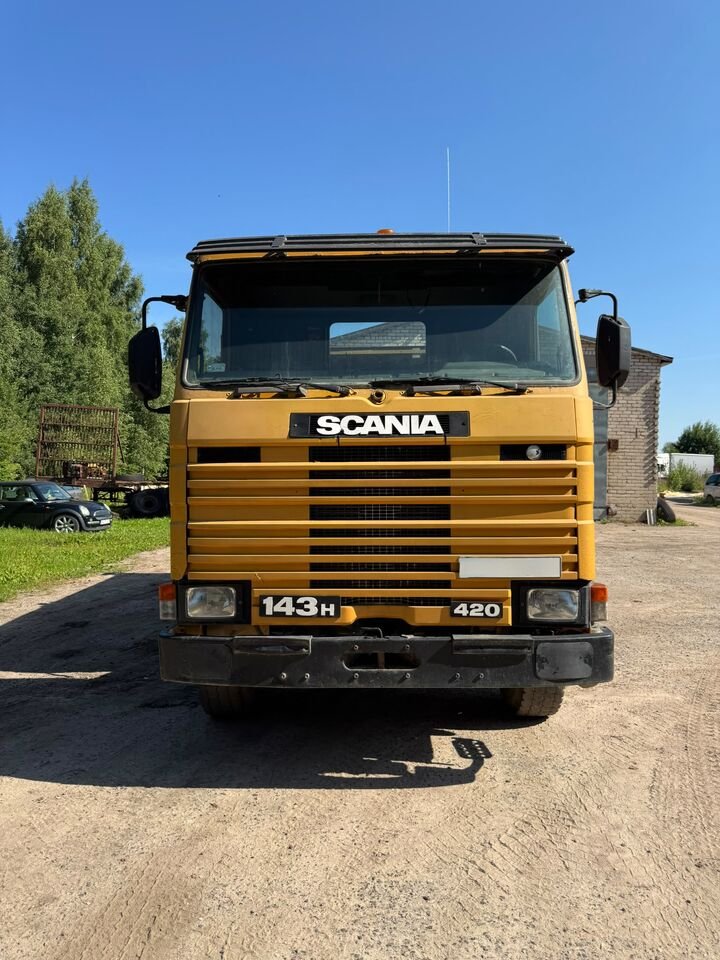 Scania 143 ML-8X2