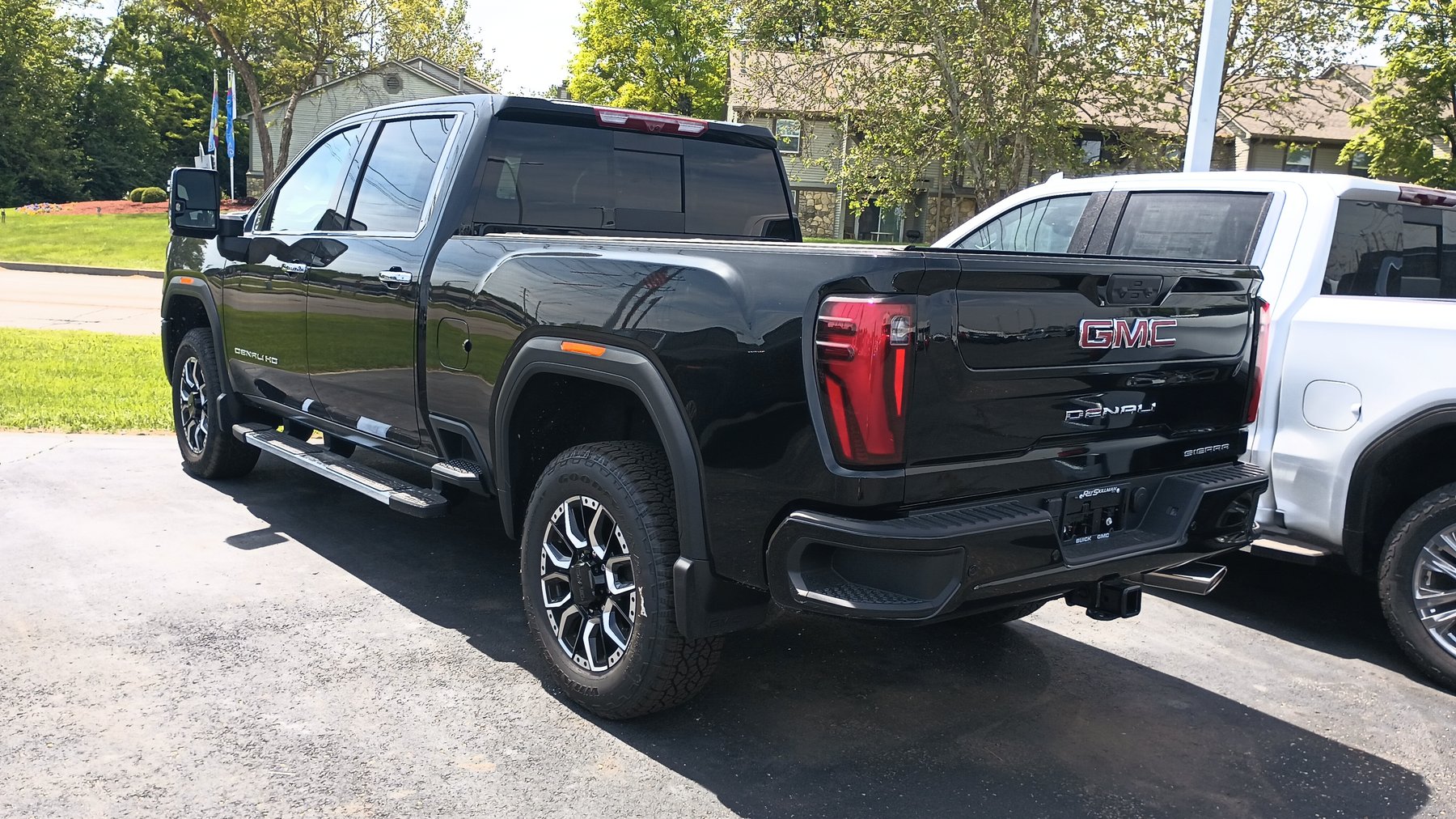 Truck GMC Sierra 2500HD Crew Cab