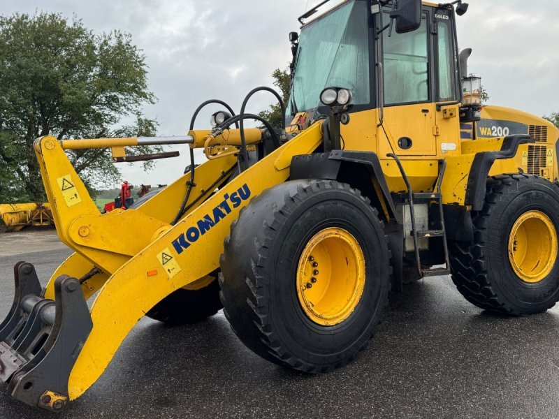 Komatsu WA200-5