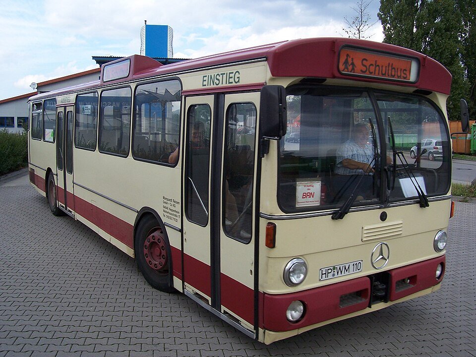 Truck Mercedes Benz O 305