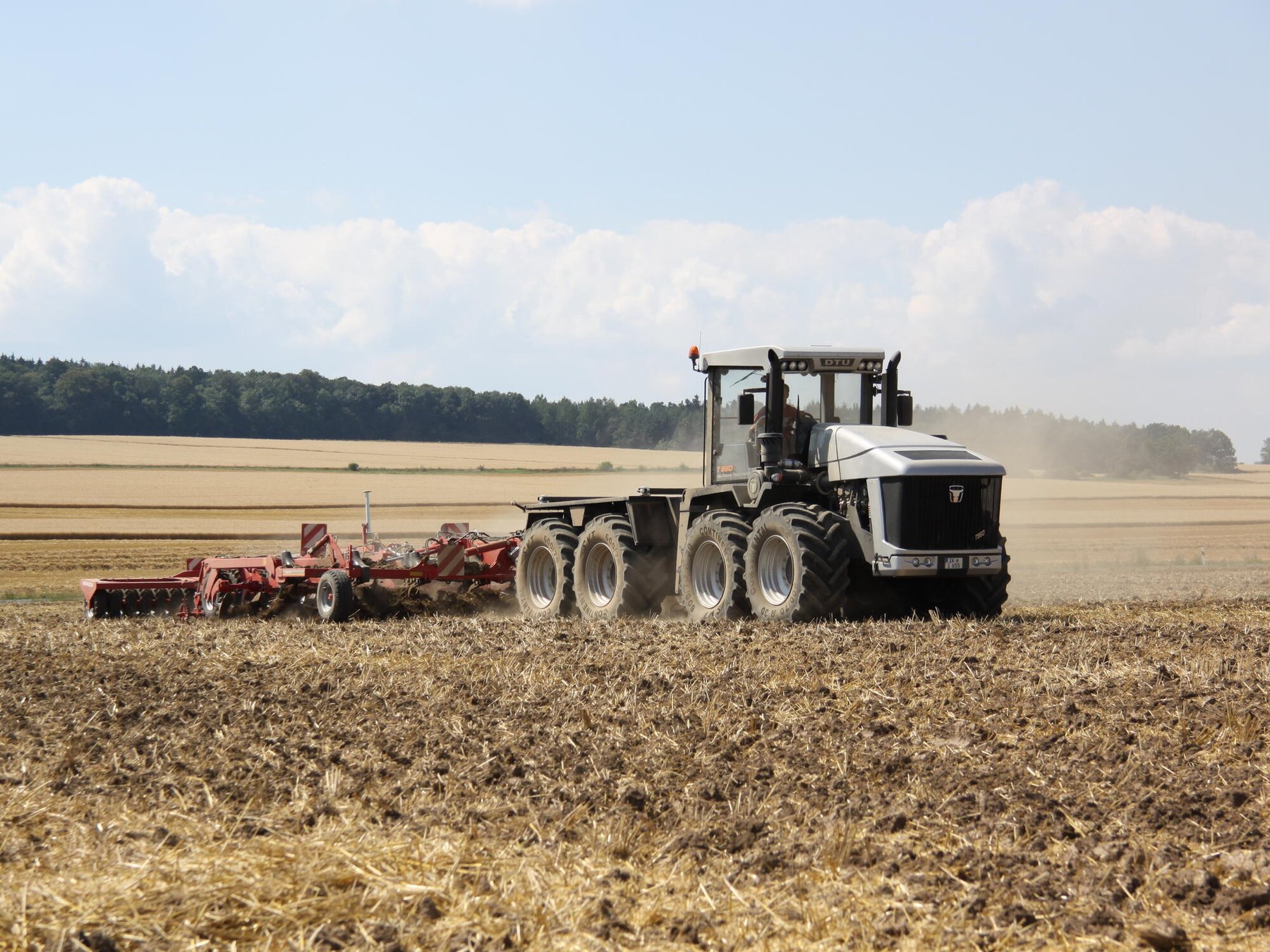 Tractor Unique UT864
