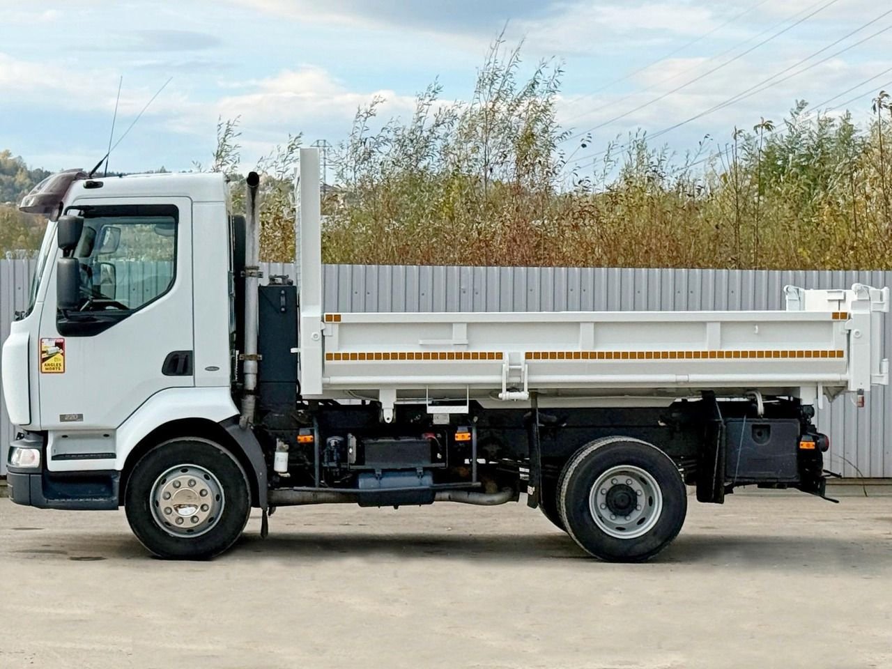 Truck Renault 220DCI