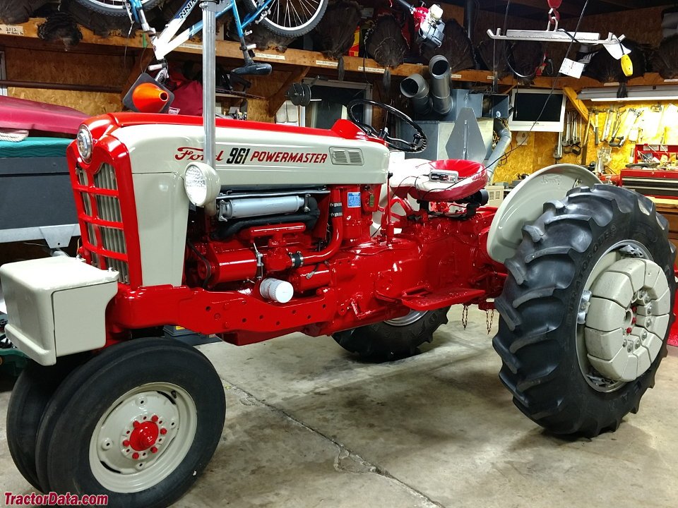 Tractor Ford 961