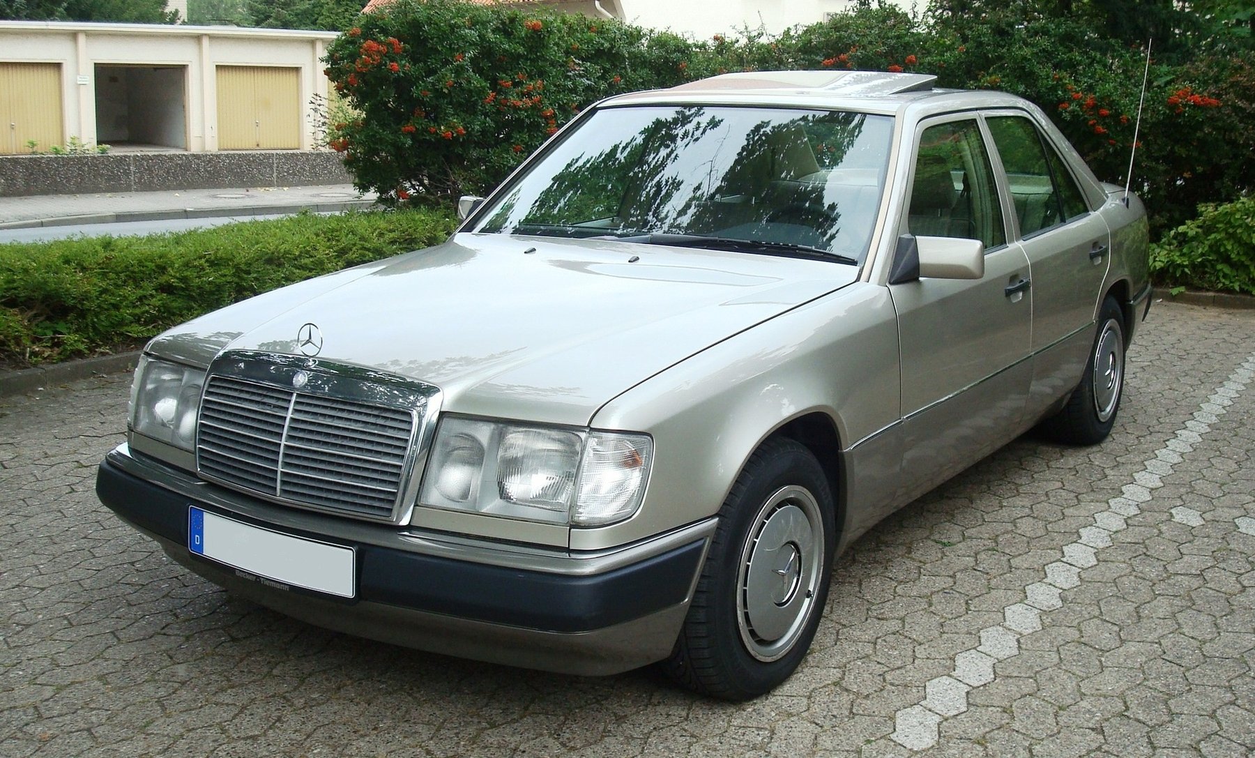 Van Mercedes 230 E