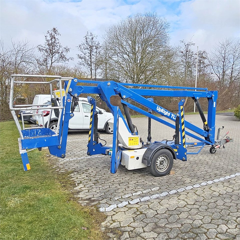 Car trailers up to 3.5 t UpRight TL38 Henkilönostin
