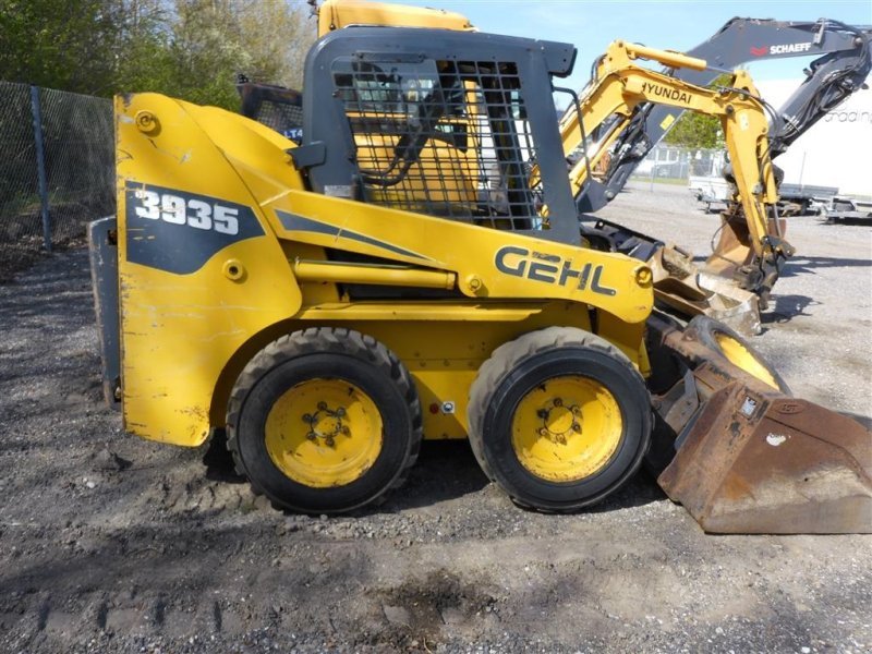 Gehl 3935