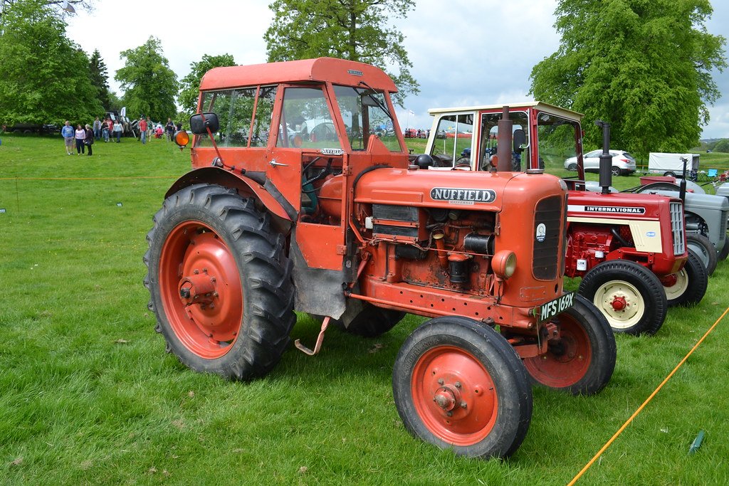 Traktor Nuffield 10/42