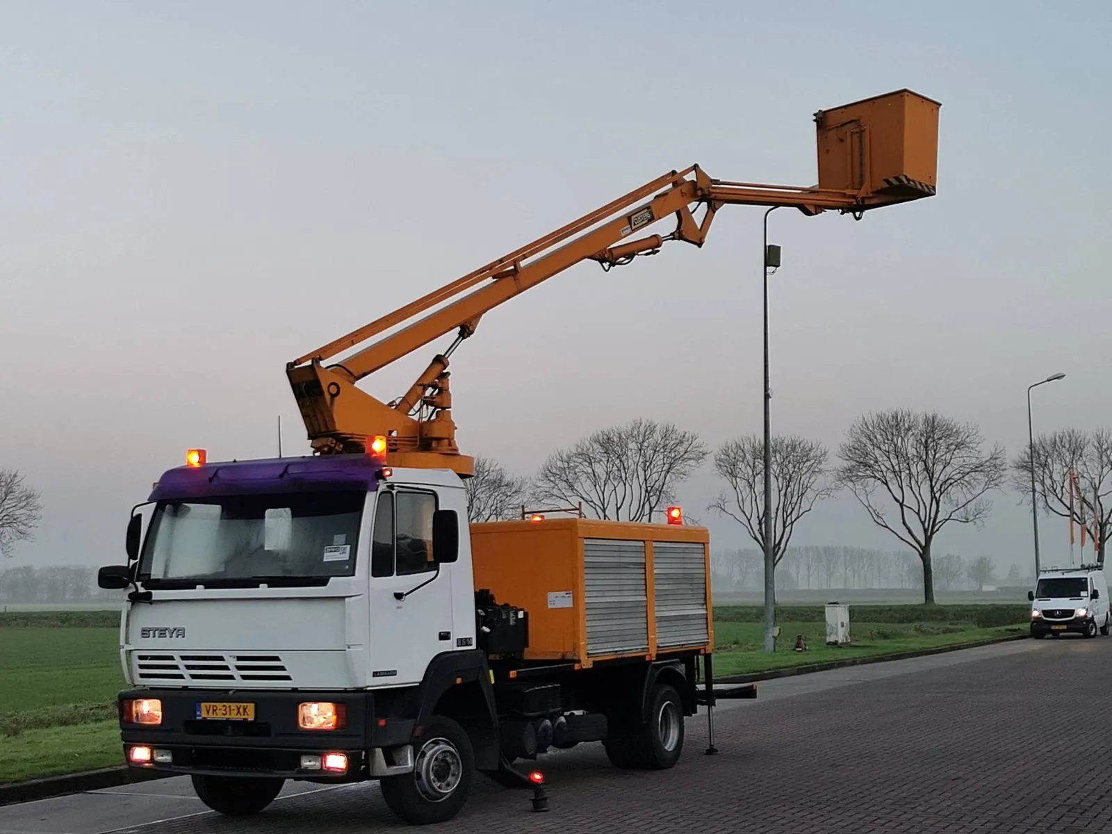Samochód ciężarowy Steyr 11S14/P38/4X2