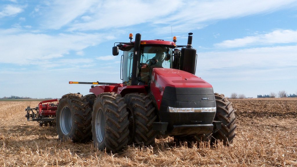 Traktor Case IH STEIGER 550 WHEELED 4WD